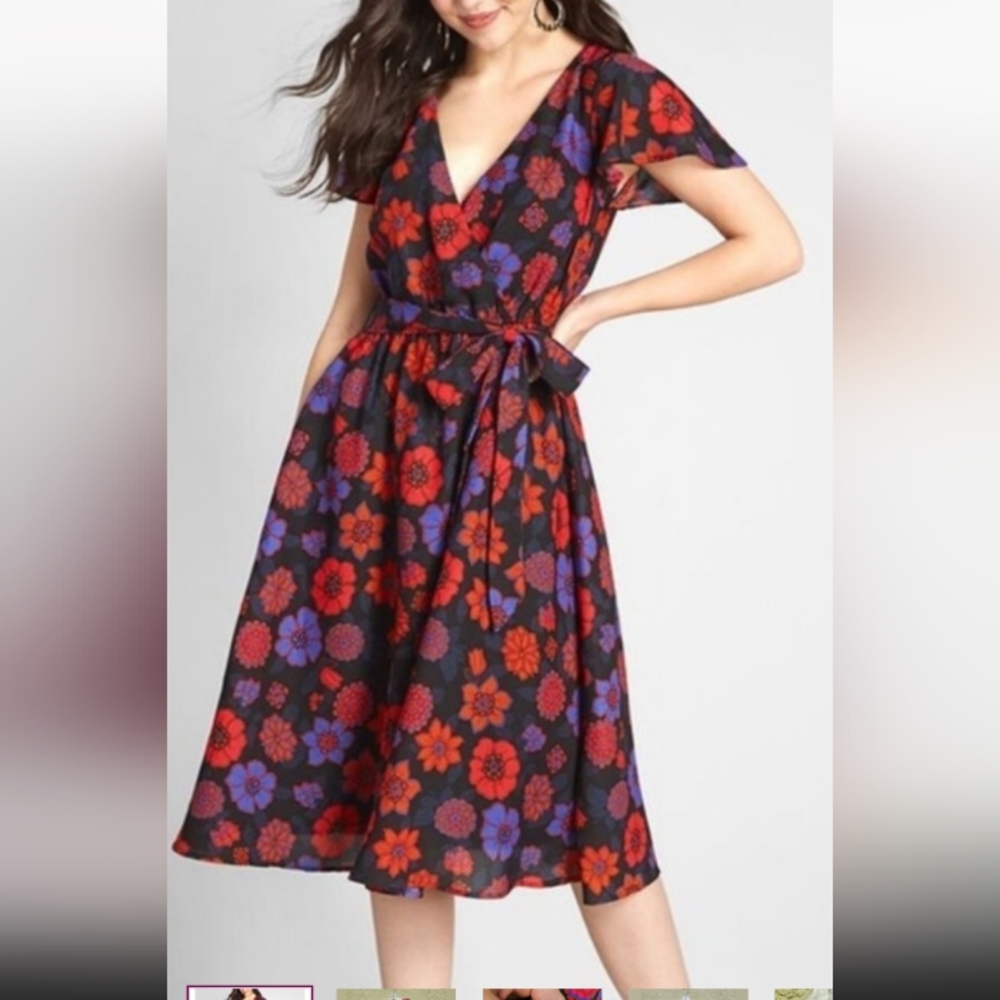 Mod cloth dress Fits Like A Large